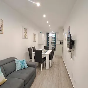 https://casa-azzurra-cefal.sicilyhotelsitaly.net